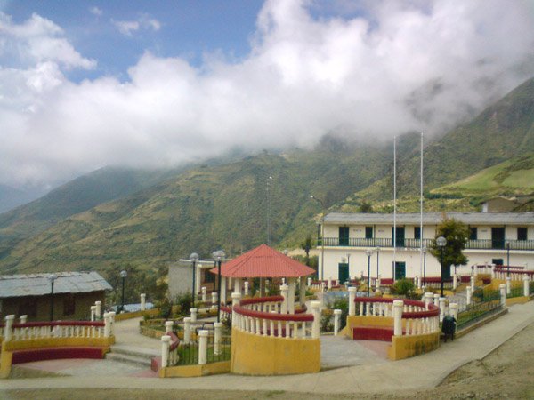 Distrito de Colcabamba: Guía Municipal, Servicios y Trámites